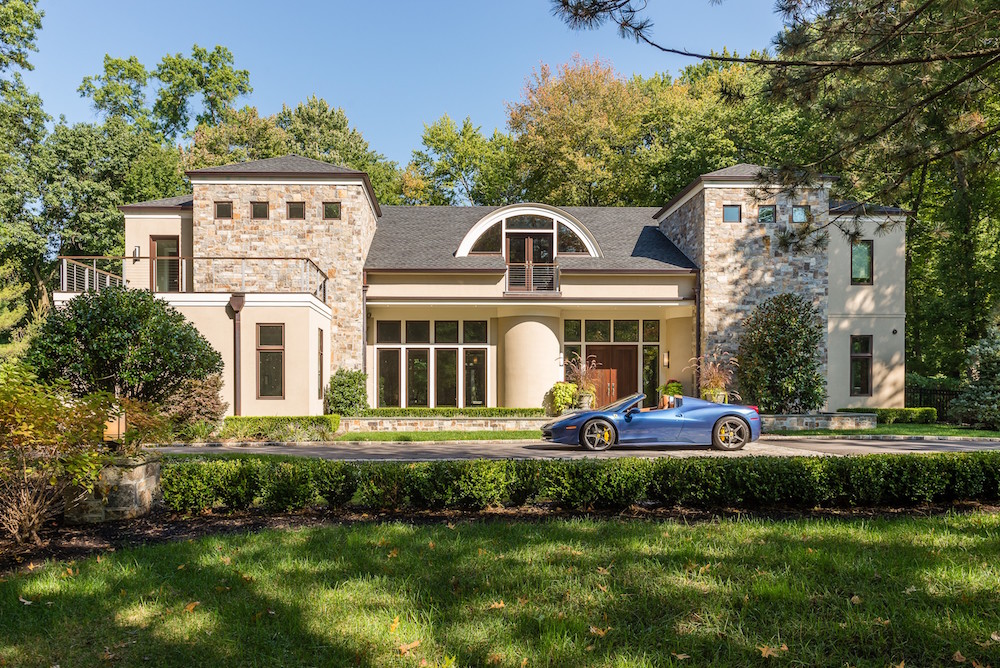 Home in Muttontown for $2,800,000. image: douglas elliman